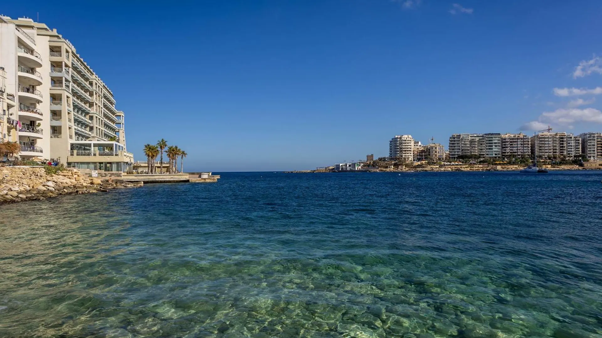Spinola Studio Deluxe, Stjulians Saint Julian's Malta